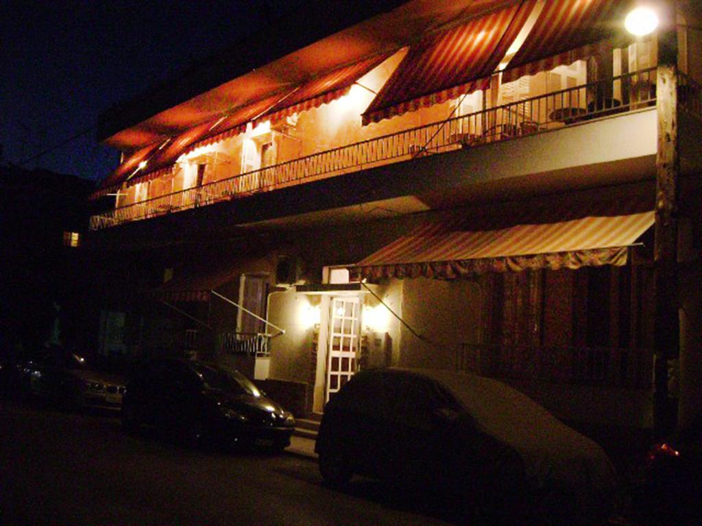 Sofia Rooms Loutra Edipsou  Esterno foto