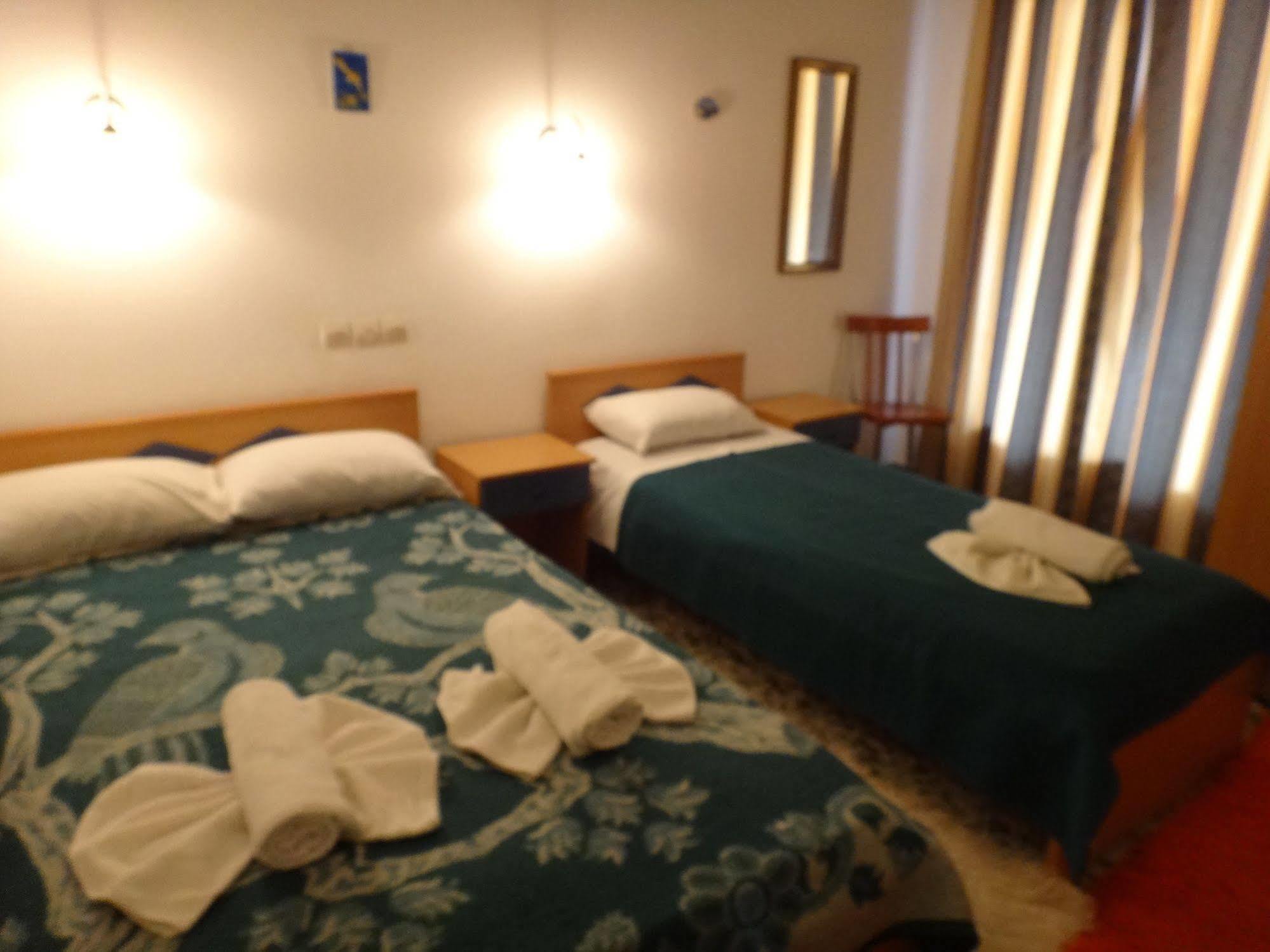 Sofia Rooms Loutra Edipsou  Esterno foto