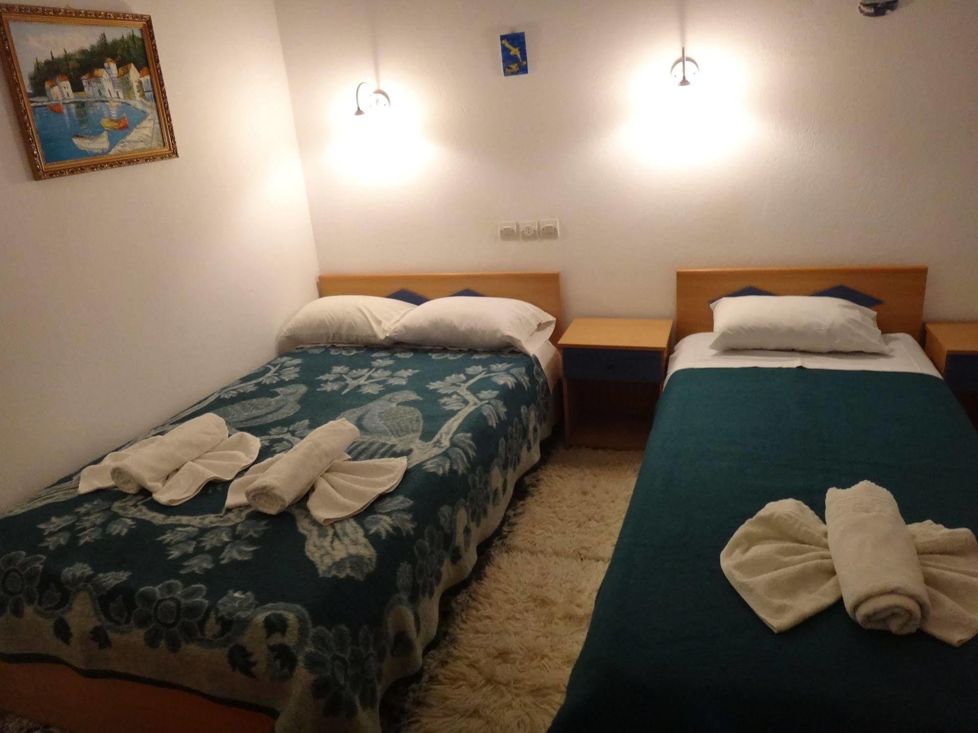 Sofia Rooms Loutra Edipsou  Esterno foto
