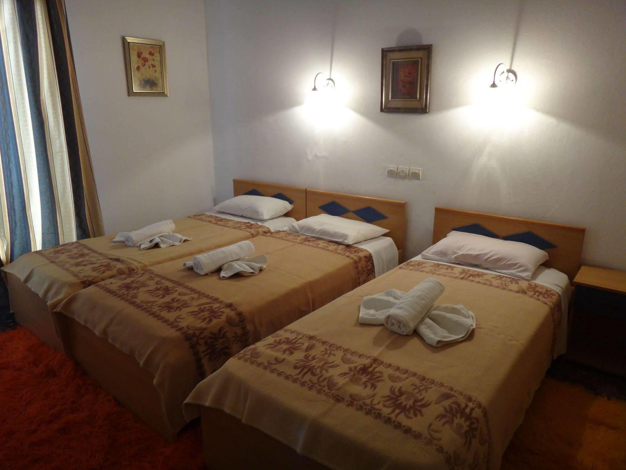 Sofia Rooms Loutra Edipsou  Esterno foto