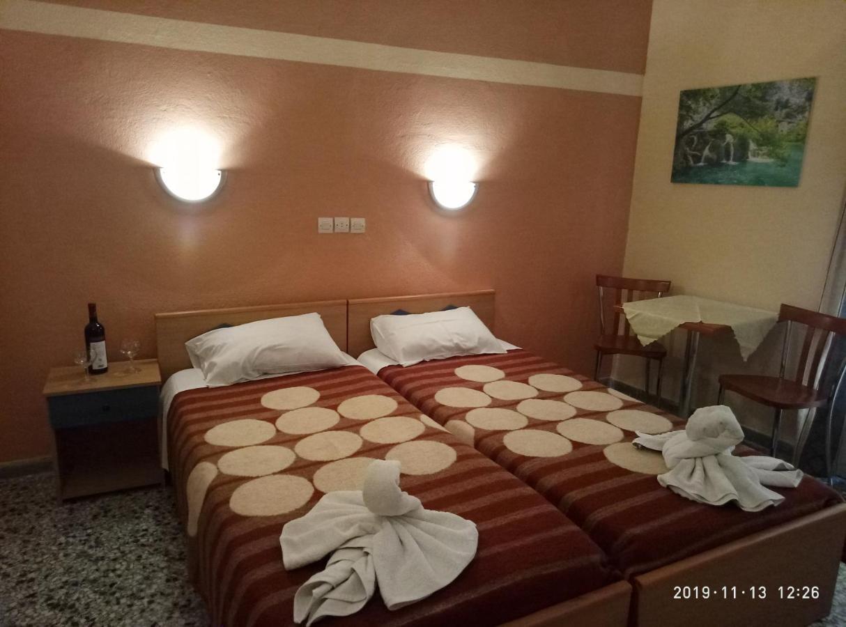 Sofia Rooms Loutra Edipsou  Esterno foto