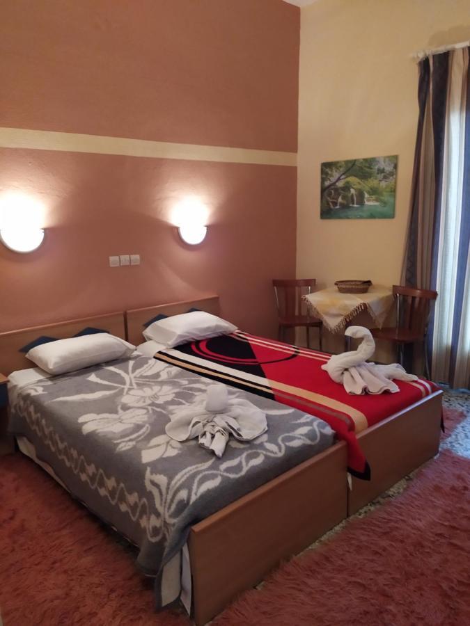 Sofia Rooms Loutra Edipsou  Esterno foto